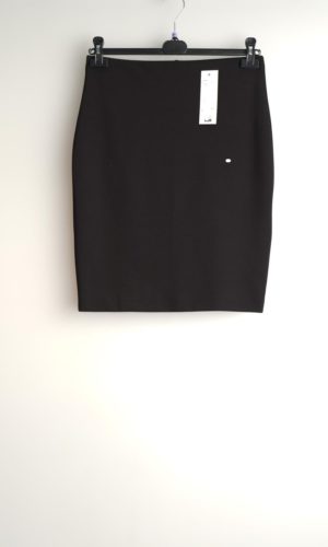 Spódnica Anna czarna z elastanem.