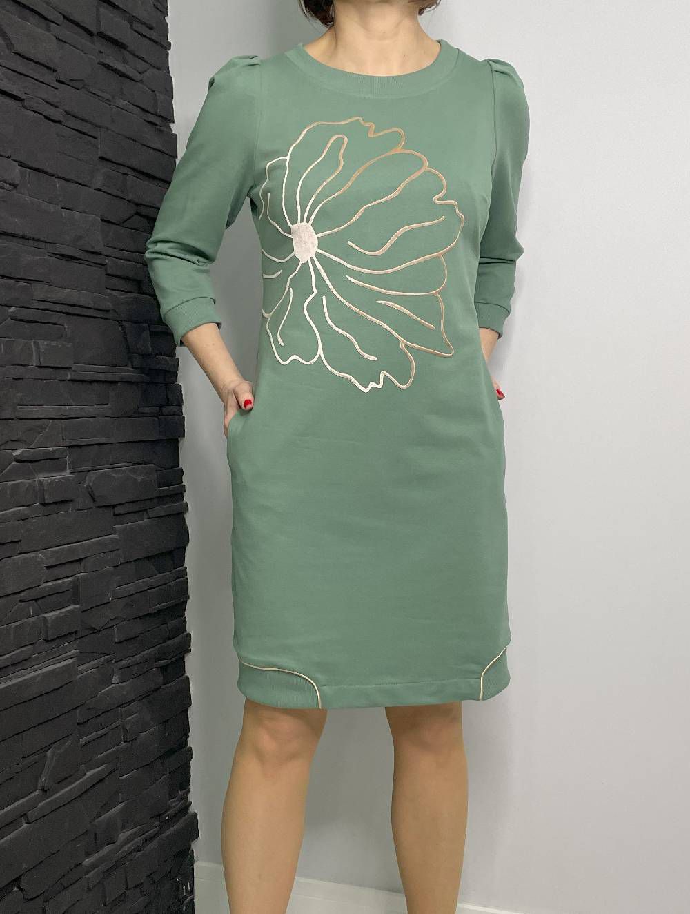 Sukienka Magnolia miętowa Midori Feminine Fashion