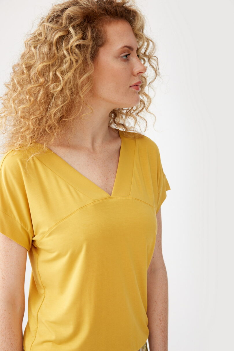Casulowy t-shirt FERIA z dzianiny bambusowej kolor miodowy FL48-2-27