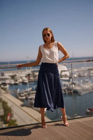 Satynowa granatowa spódnica Ezuri