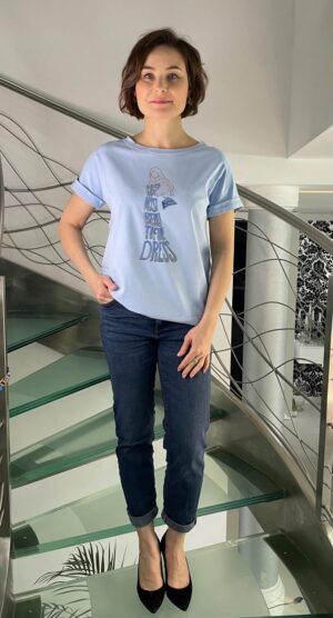 Bawełniana błękitna bluzka z aplikacją Midori Feminine Fashion