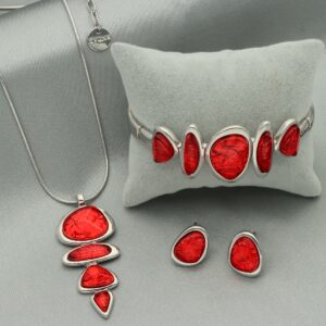 Komplet biżuterii z czerwonej żywicy, w oprawie w kolorze srebrnym  Yvon