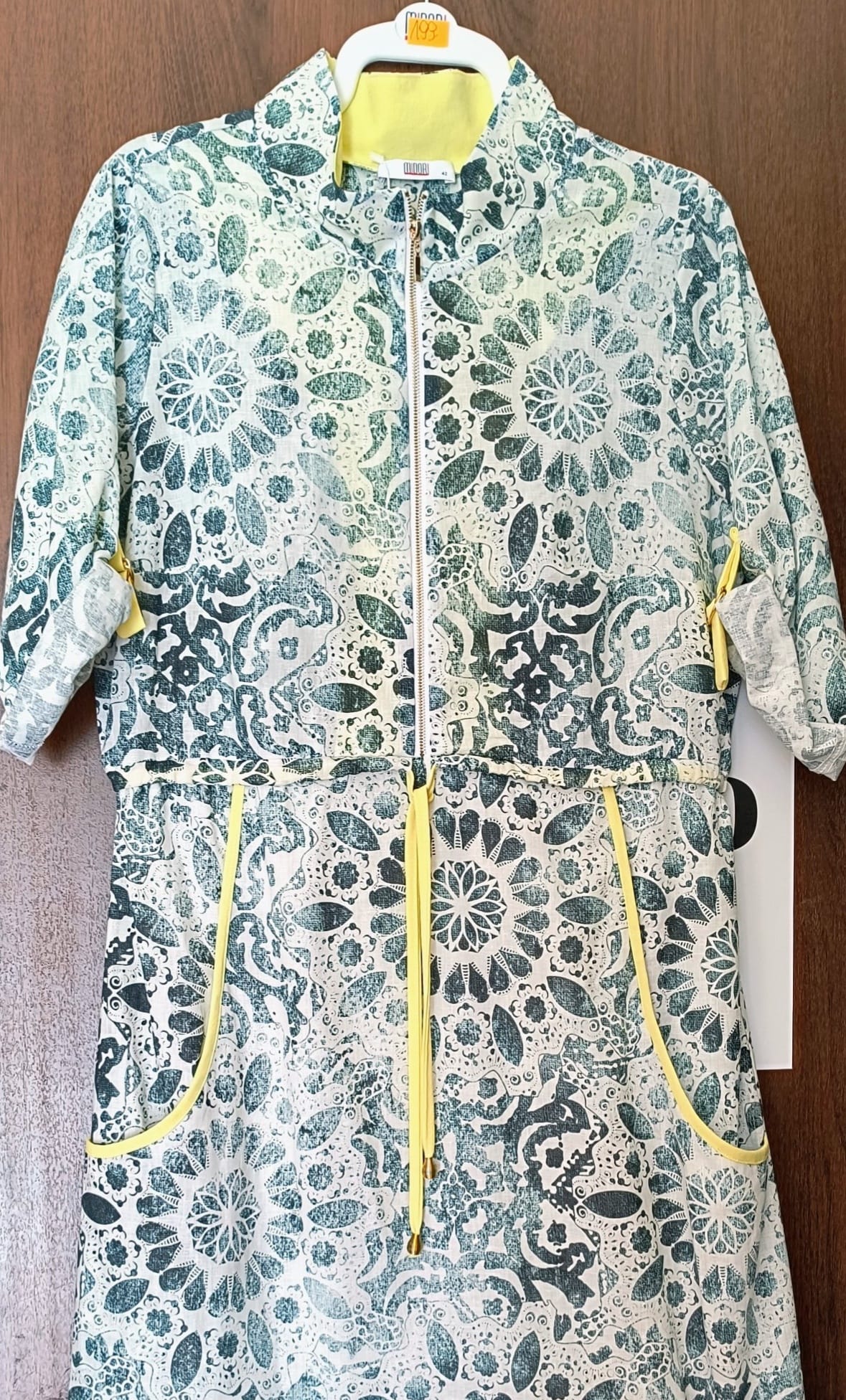 Sukienka Ilonka biało szałwiowa Midori Feminine Fashion - obrazek 3