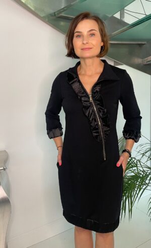 Sukienka Falbanka czarna Midori Feminine Fashion