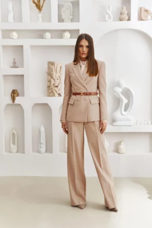 Beżowa marynarka damska taliowana Ezuri