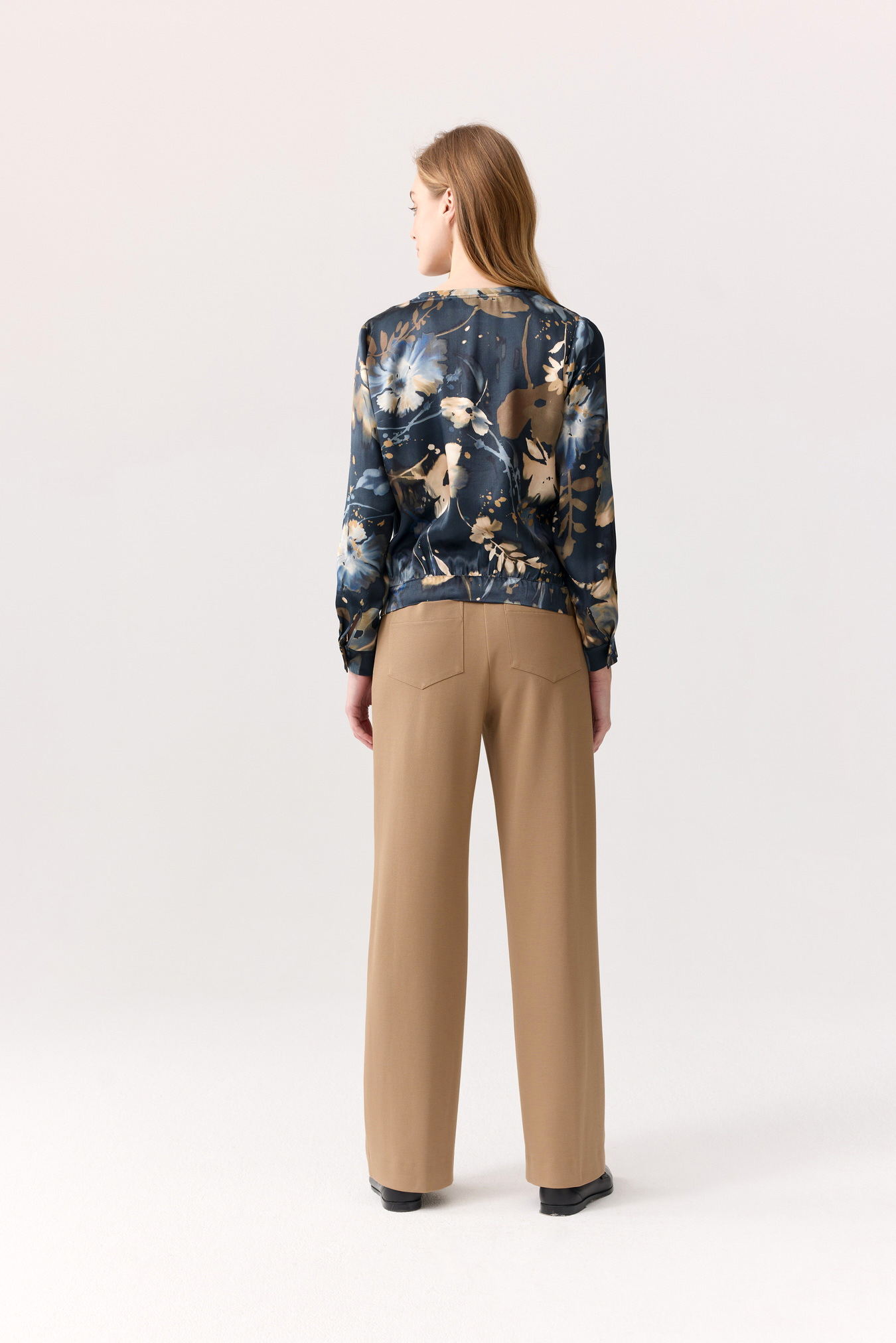 Wizytowa bluzka FERIA w efektowne kwiaty - obrazek 5