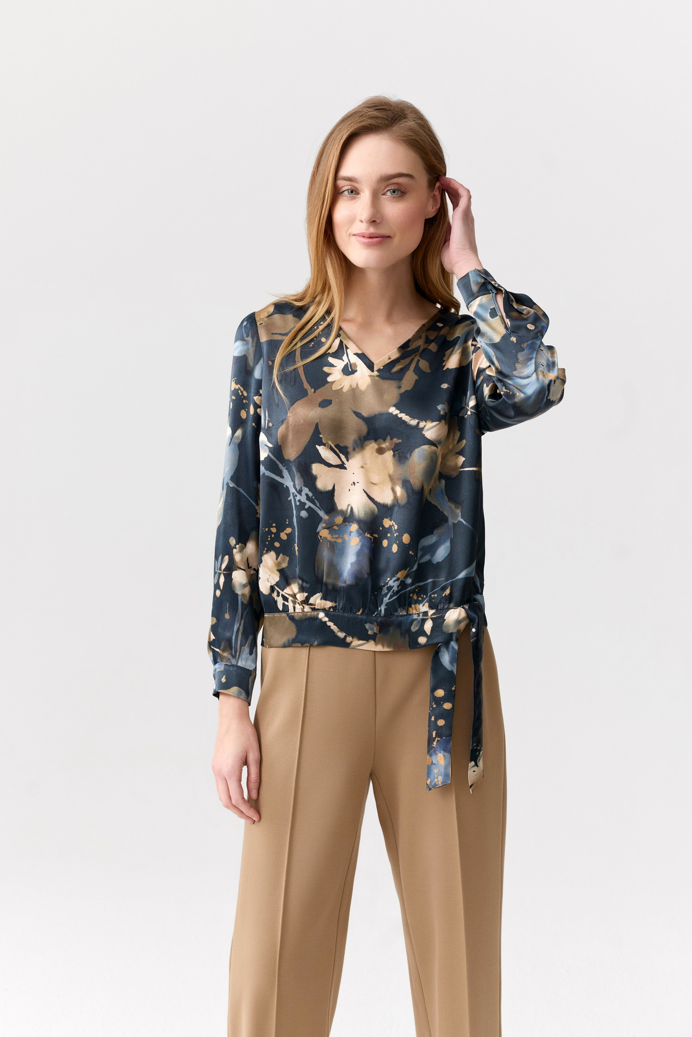 Wizytowa bluzka FERIA w efektowne kwiaty