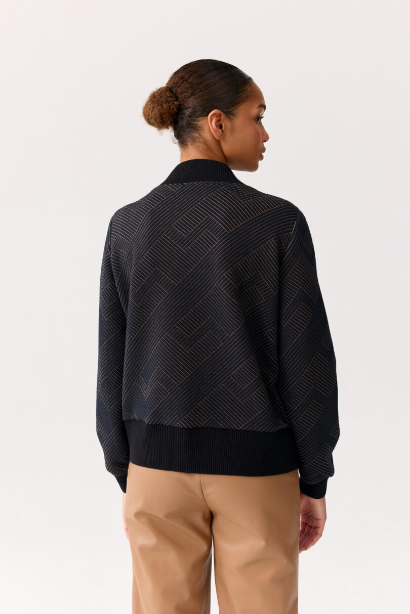 Czarna Casualowo-sportowa rozpinana bluza FERIA - obrazek 4