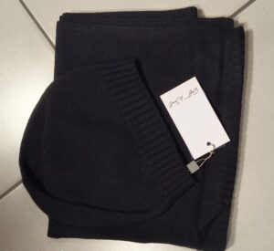 Komplet czapka+szalik w kolorze czarnym SOFT KNIT AL-BO.