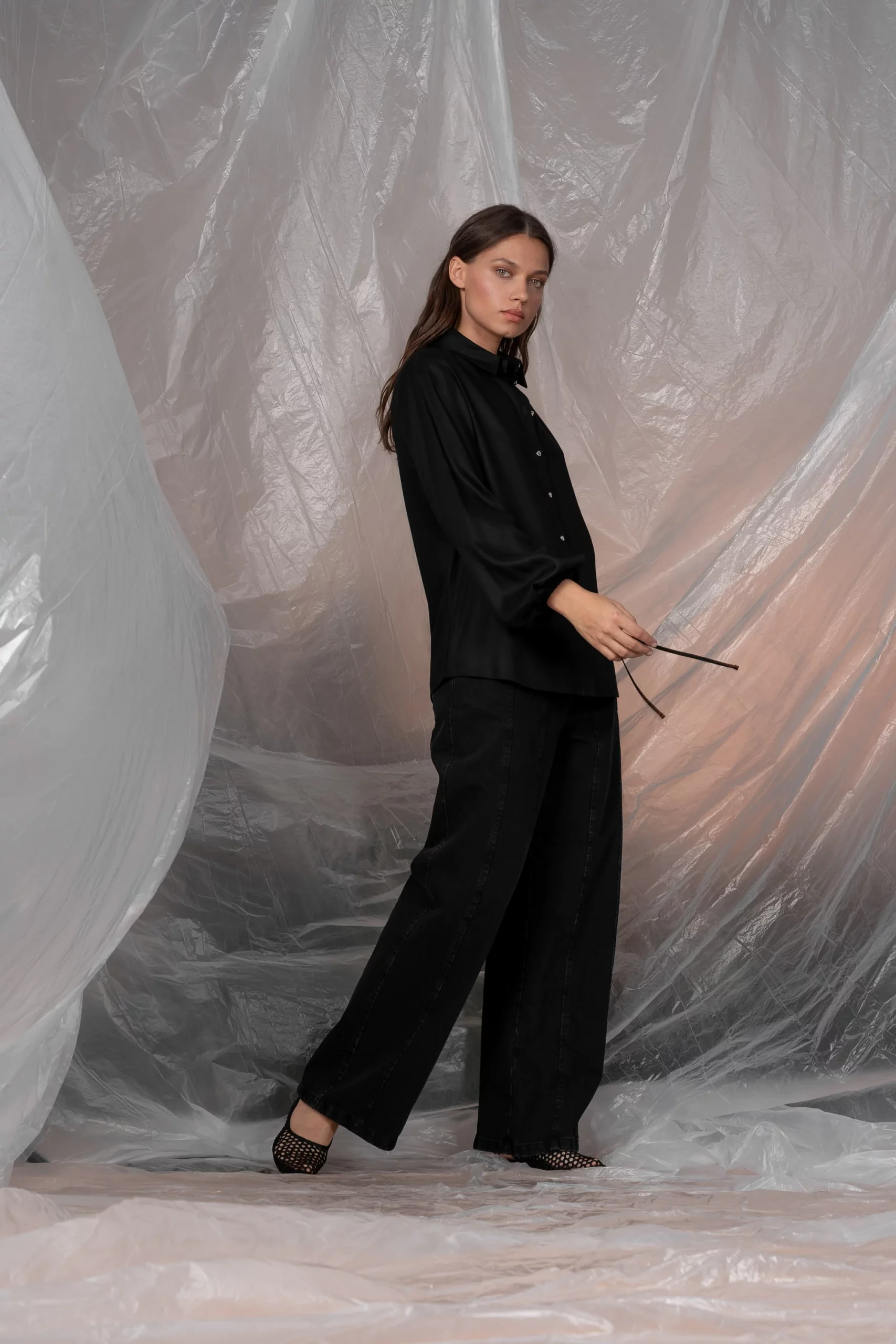 Czarna koszula z szerokimi rękawami - FONNO Cotton Club - obrazek 4