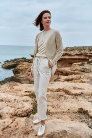 Casualowe spodnie FERIA w kolorze jasnego beżu