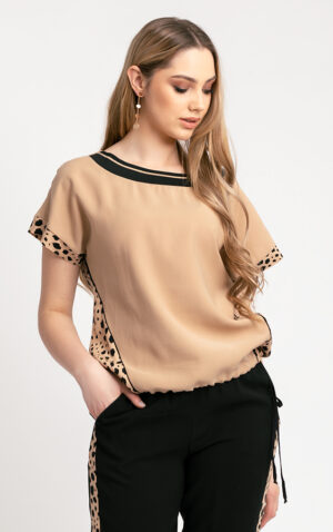 Beżowa bluzka ze zwierzęcym motywem Kaskada Fashion