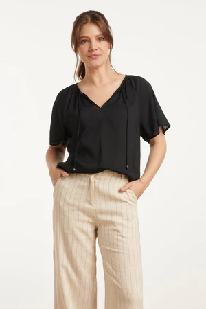 Czarna wiskozowa bluzka 25192 Smashed Lemon