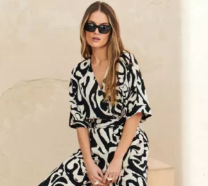 Kimonowa bluzka w odcieniach czerni i ecru EZURI