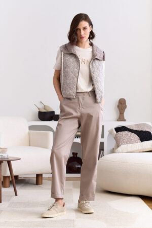 Pikowana kamizelka FERIA z kapturem