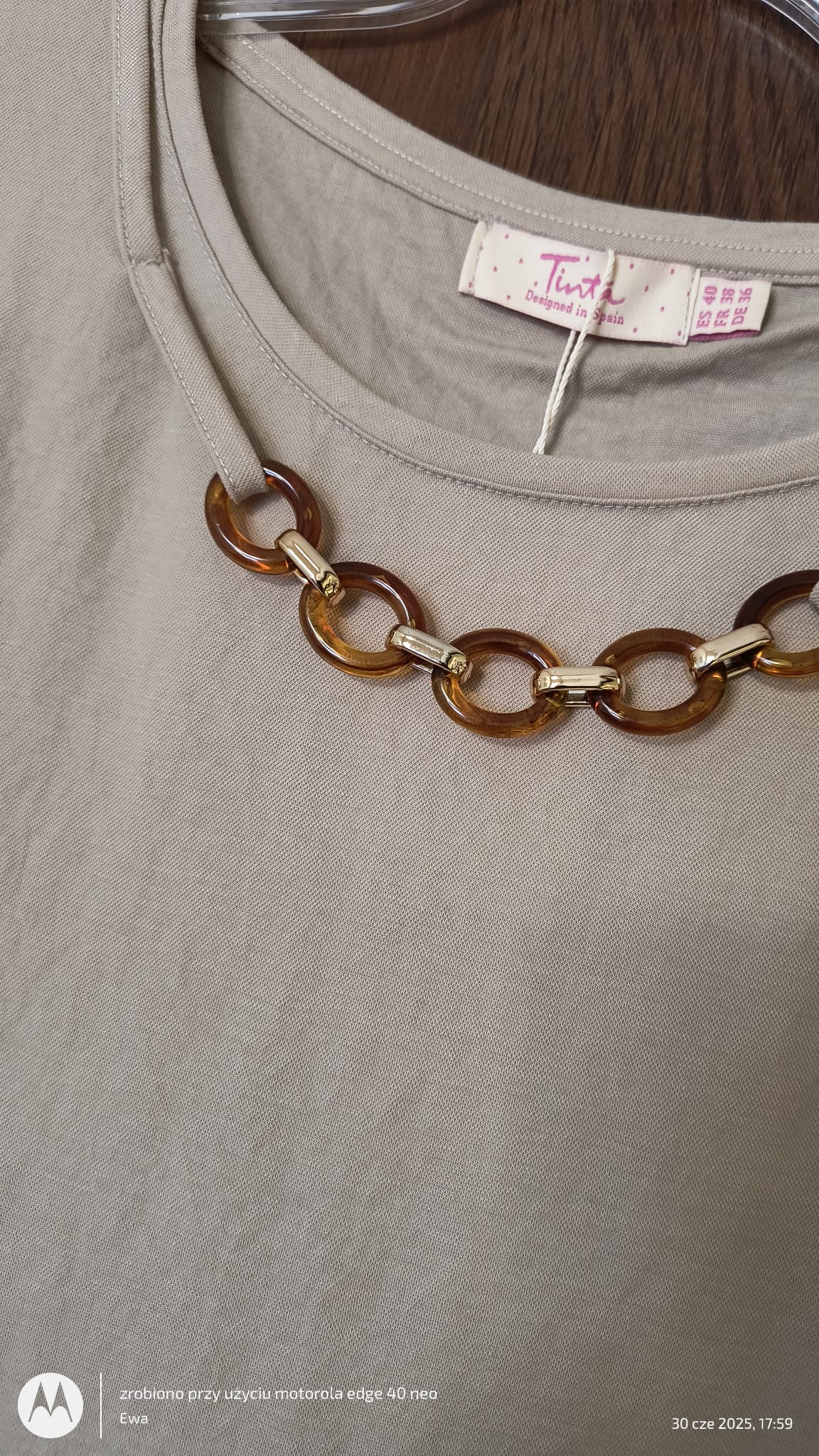 Bluzka top Yamila w kolorze beżowym Tinta & Bariloche - obrazek 3