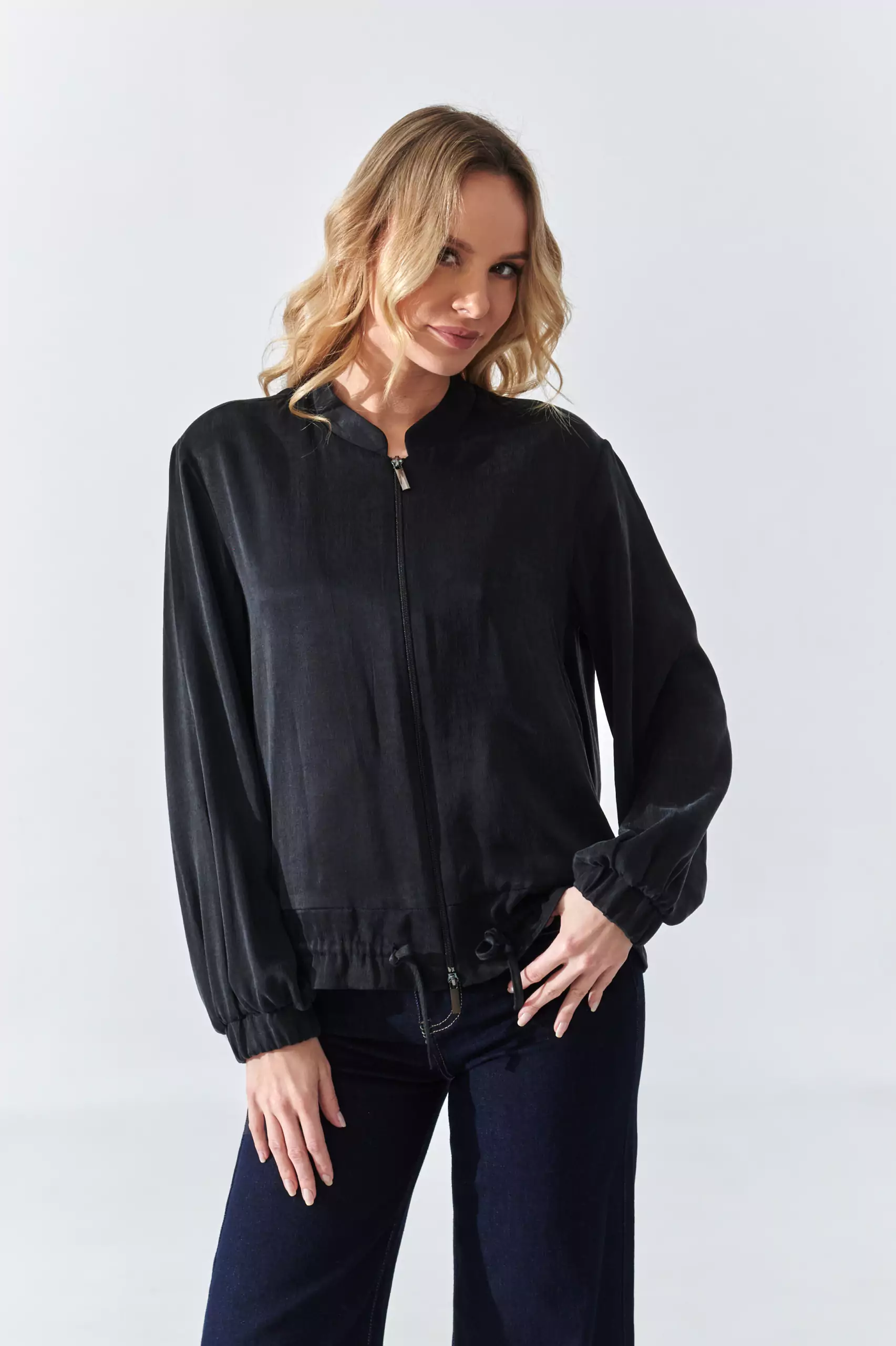 Czarna bomberka oversize Ezuri