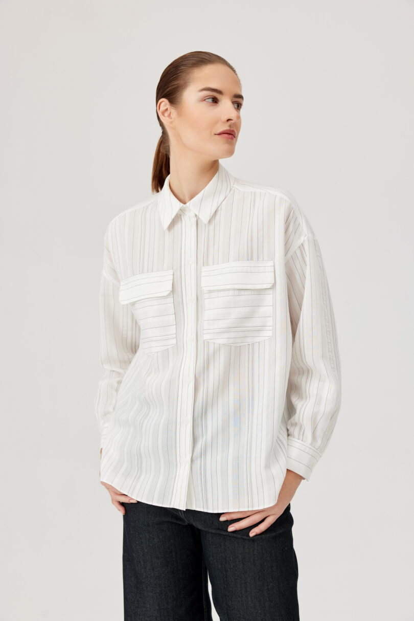 Biała koszula FÉRIA z subtelnym prążkiem - obrazek 4