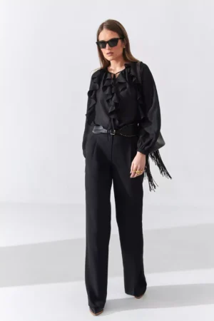 Czarna bluzka z falbankami w stylu boho Ezuri