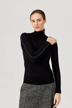 Czarny Golf z kontrastowym wykończeniem Feria