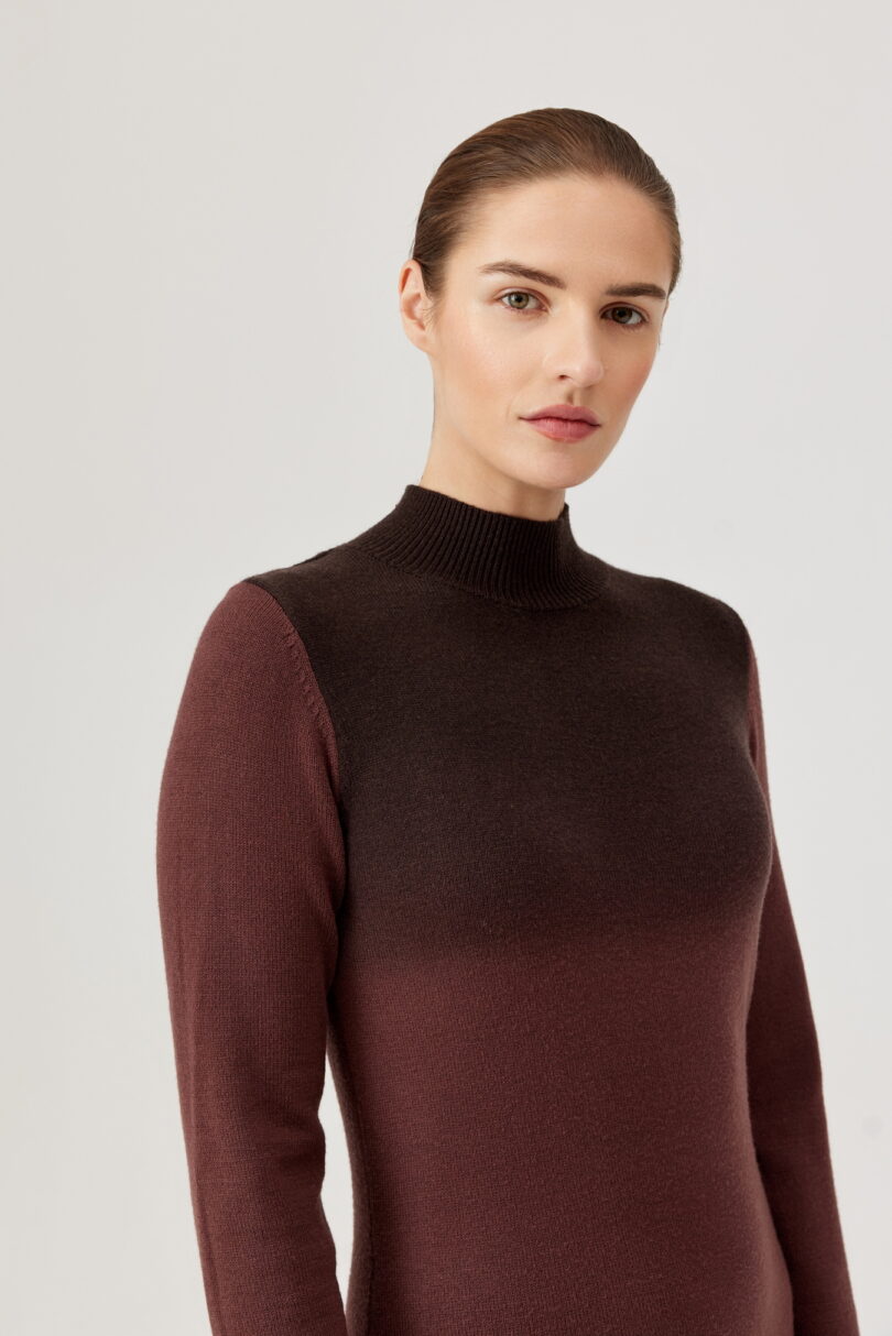 Długa dzianinowa sukienka FÉRIA z efektem ombre - obrazek 5