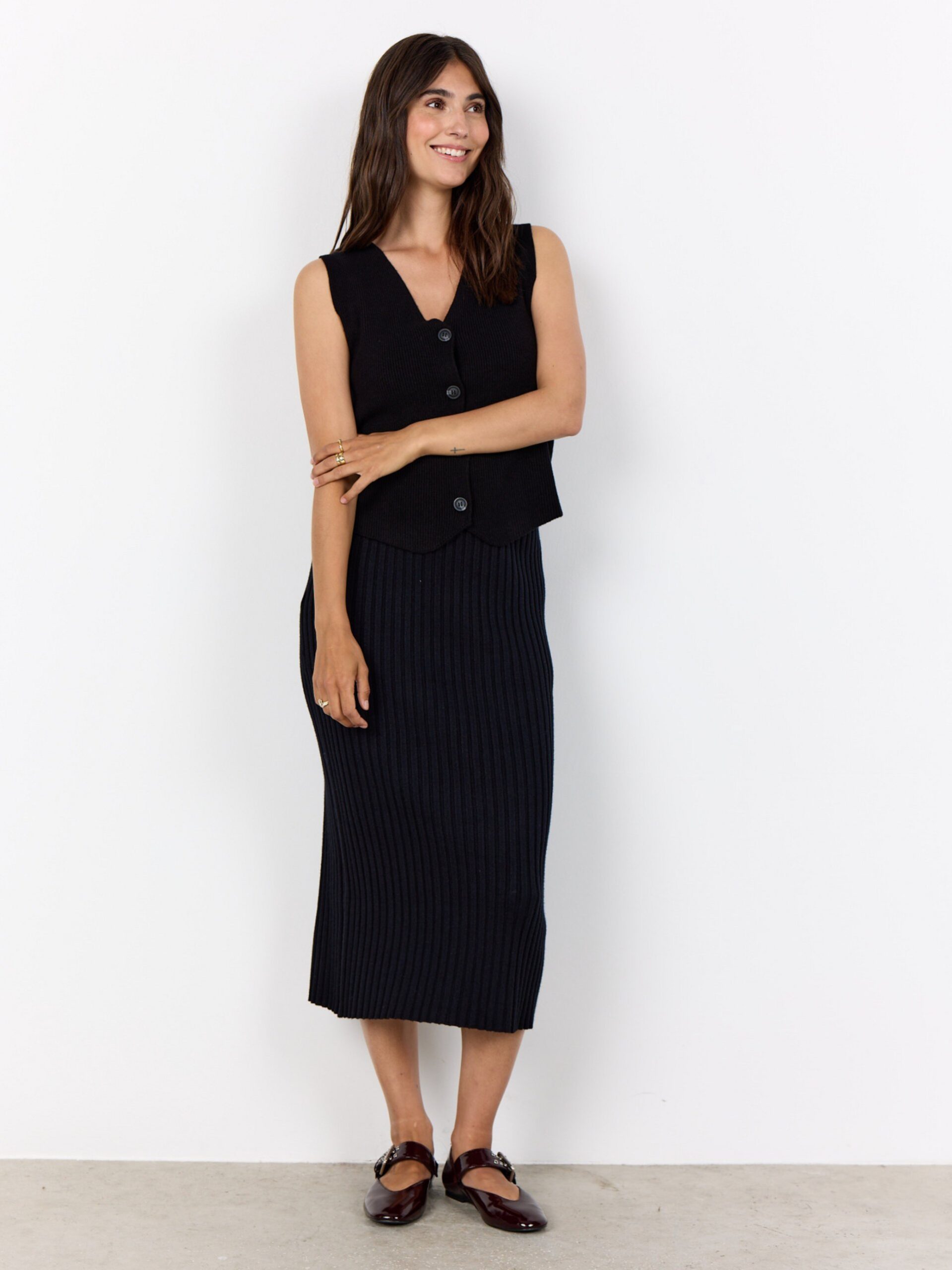 Czarna spódnica midi - SC-Kanita 9 soyakoncept - obrazek 4