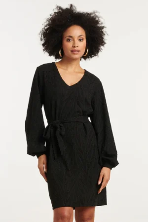 Czarna dzianinowa sukienka z subtelnym żakardowym wzorem Smashed Lemon