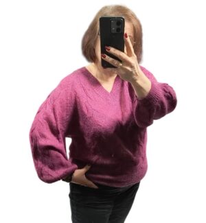 Wełniany sweter z moherem z bufiastymi rękawami w kolorze burgundowym Rino&Pelle