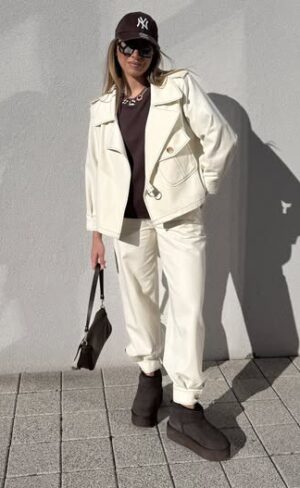 Komplet Tessy w kolorze kremowym ze spodniami balonowymi.