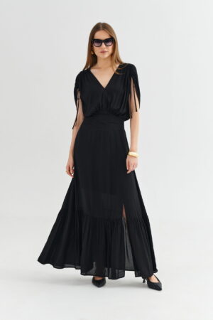 Czarna długa sukienka z dekoltem V i rozcięciem na nodze Ezuri