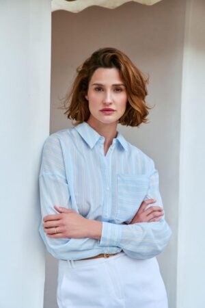 Zwiewna koszula FÉRIA w błękitnym, akwarelowym princie