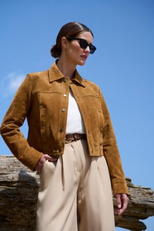 Zamszowa kurtka FÉRIA w ciepłym odcieniu brązu