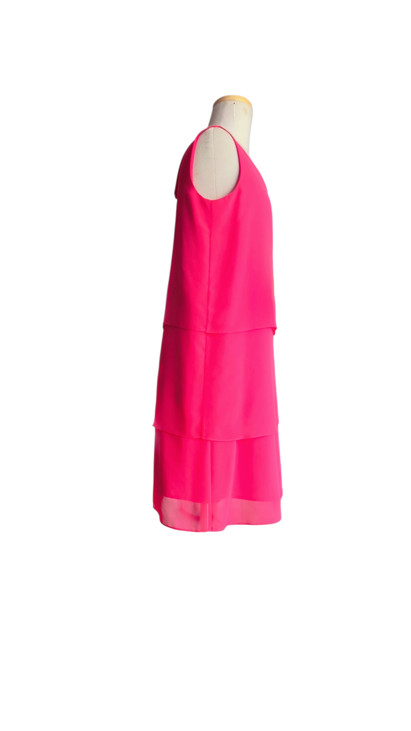 Zwiewna warstwowa sukienka w kolorze malinowym Florinda Kaskada Fashion - obrazek 4